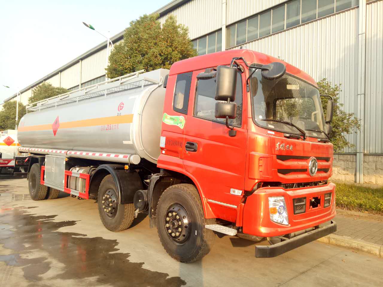 錫林郭勒盟二連浩特陜汽德龍25噸油罐車 可按揭分期，車到付款的可靠選擇
